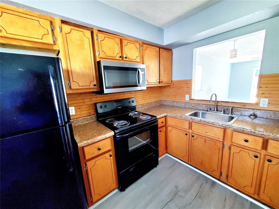 En Venta: $359,900 (4 camas, 0 baños, 1614 Pies cuadrados)