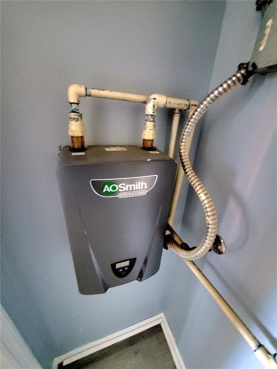 En Venta: $359,900 (4 camas, 0 baños, 1614 Pies cuadrados)