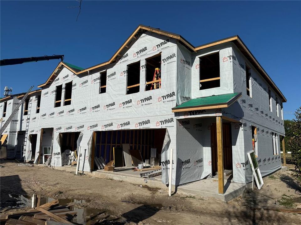 合同活跃: $388,391 (3 贝兹, 2 浴室, 1607 平方英尺)