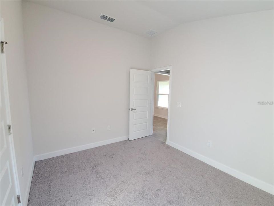 合同活跃: $2,095 (4 贝兹, 2 浴室, 1820 平方英尺)