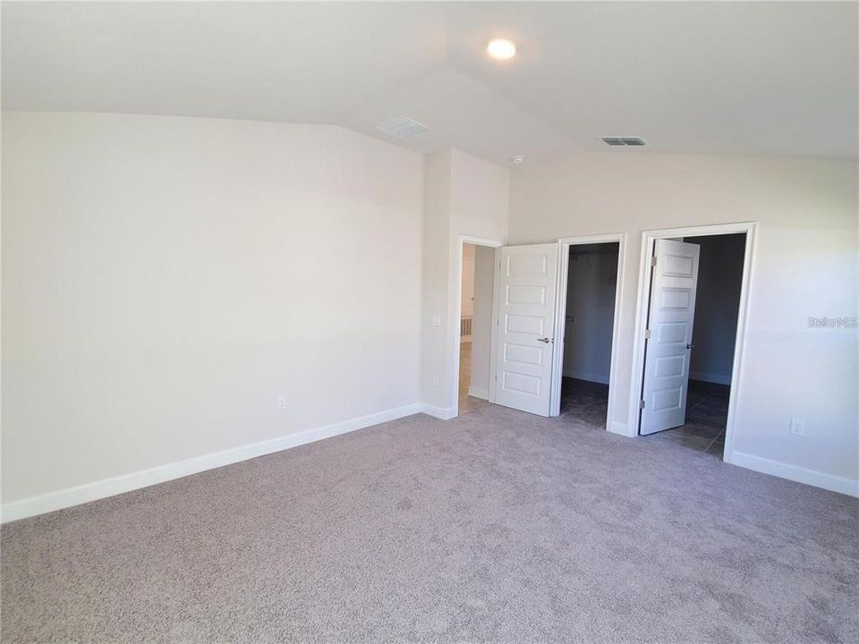 合同活跃: $2,095 (4 贝兹, 2 浴室, 1820 平方英尺)