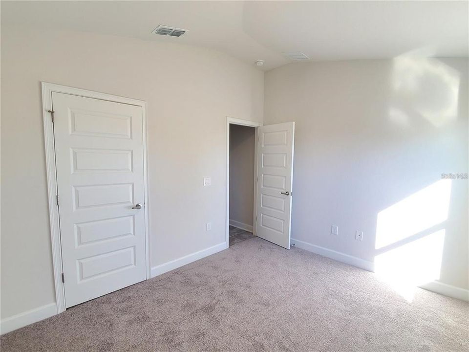 合同活跃: $2,095 (4 贝兹, 2 浴室, 1820 平方英尺)