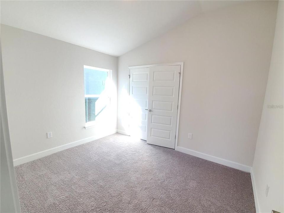 合同活跃: $2,095 (4 贝兹, 2 浴室, 1820 平方英尺)