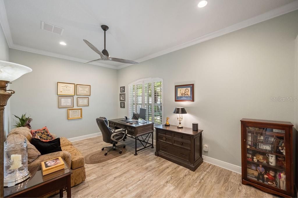 For Sale: $1,125,000 (5 beds, 4 baths, 3450 Square Feet)