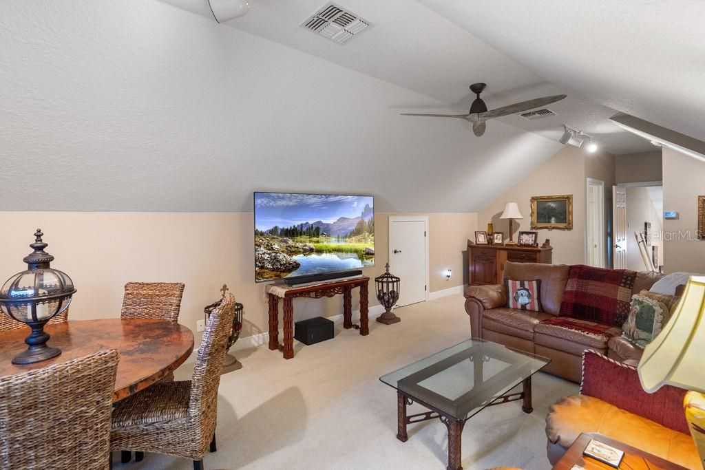 For Sale: $1,125,000 (5 beds, 4 baths, 3450 Square Feet)