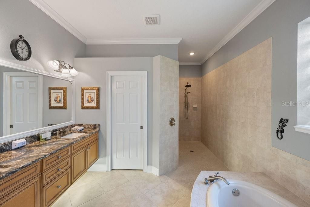 For Sale: $1,125,000 (5 beds, 4 baths, 3450 Square Feet)