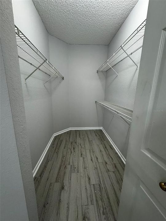 For Rent: $1,449 (1 beds, 1 baths, 833 Square Feet)