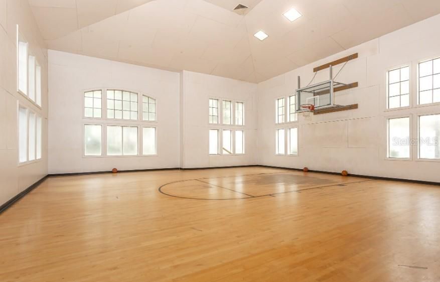 For Rent: $1,449 (1 beds, 1 baths, 833 Square Feet)