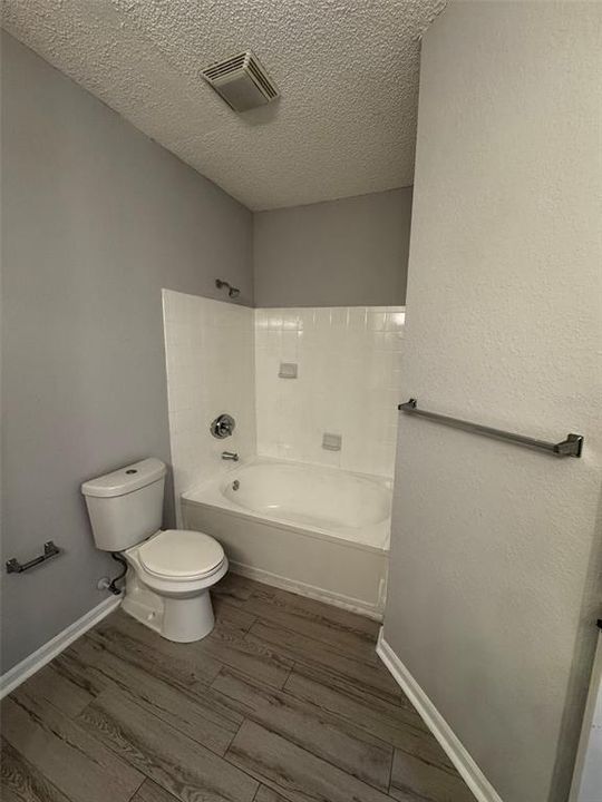 For Rent: $1,449 (1 beds, 1 baths, 833 Square Feet)