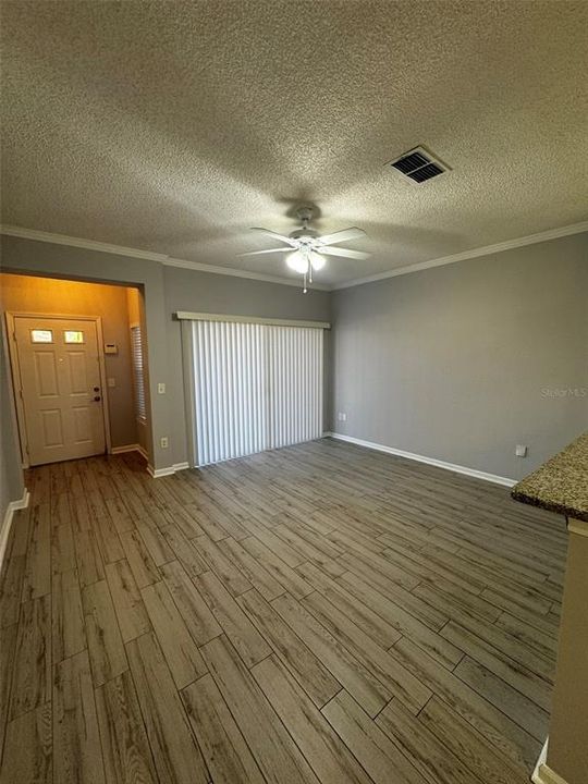 For Rent: $1,449 (1 beds, 1 baths, 833 Square Feet)