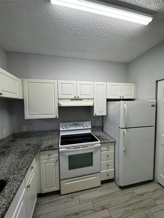 For Rent: $1,449 (1 beds, 1 baths, 833 Square Feet)