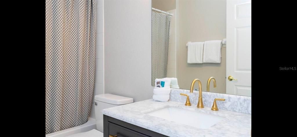 En Renta: $3,600 (5 camas, 3 baños, 2491 Pies cuadrados)