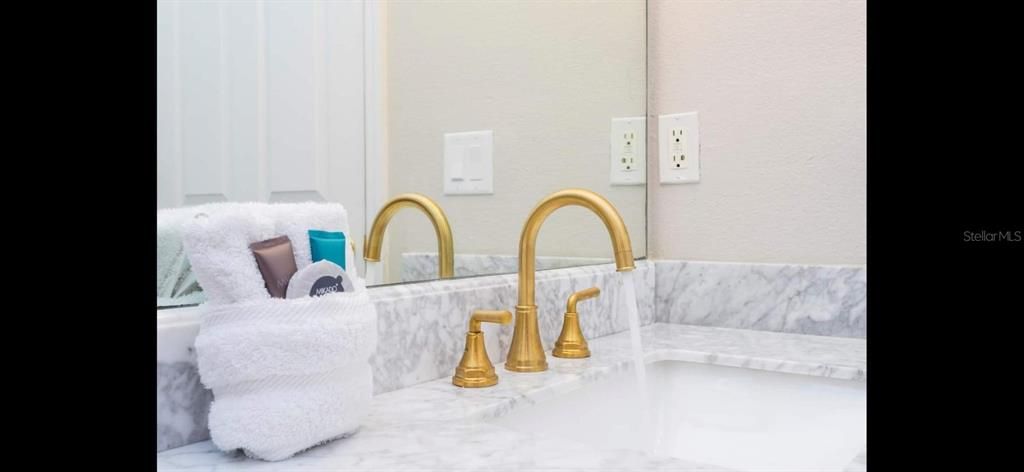 En Renta: $3,600 (5 camas, 3 baños, 2491 Pies cuadrados)