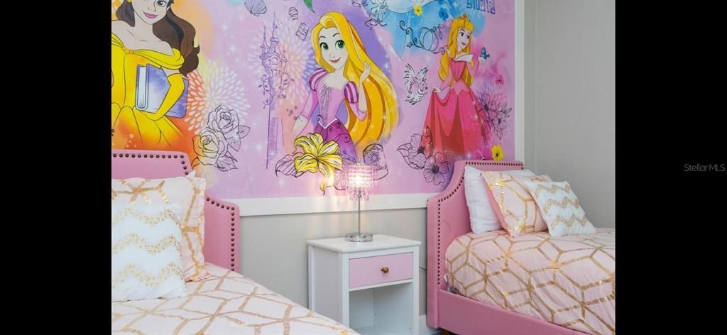 En Renta: $3,600 (5 camas, 3 baños, 2491 Pies cuadrados)