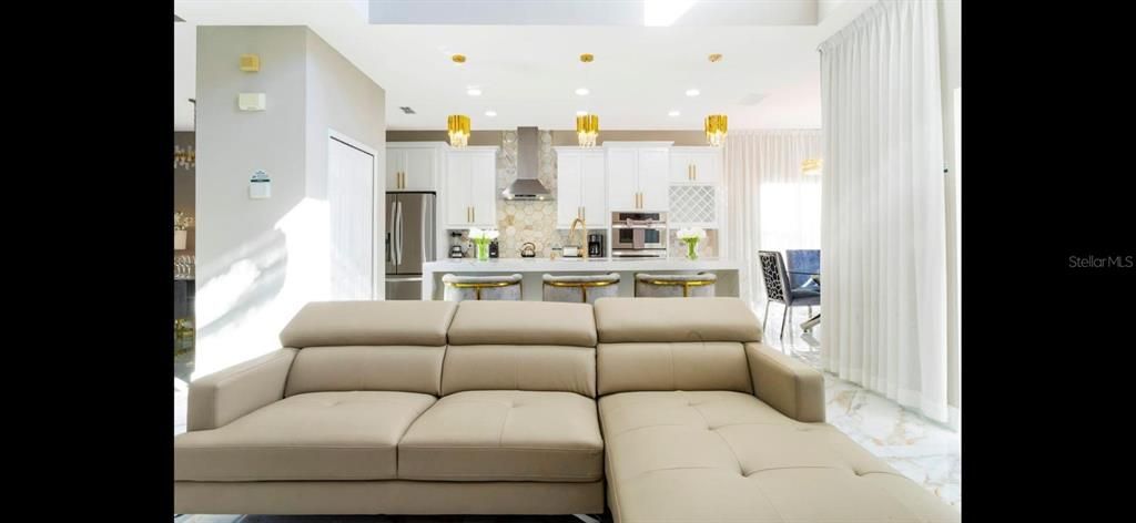 En Renta: $3,600 (5 camas, 3 baños, 2491 Pies cuadrados)