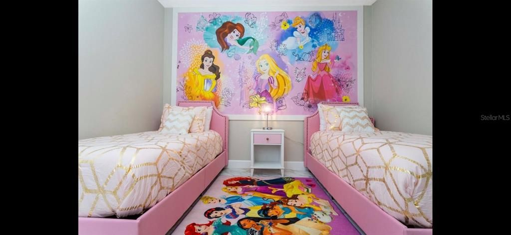 En Renta: $3,600 (5 camas, 3 baños, 2491 Pies cuadrados)