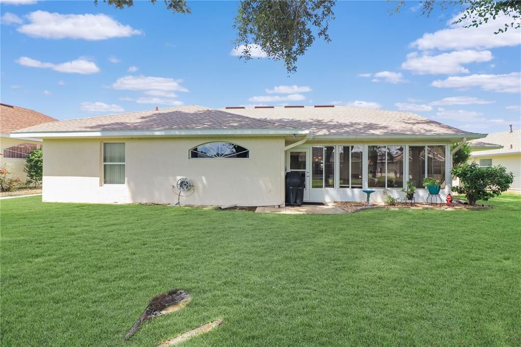 合同活跃: $299,000 (3 贝兹, 2 浴室, 2037 平方英尺)