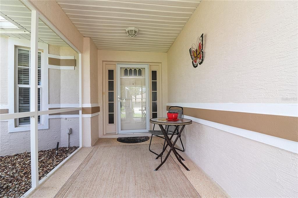 合同活跃: $299,000 (3 贝兹, 2 浴室, 2037 平方英尺)