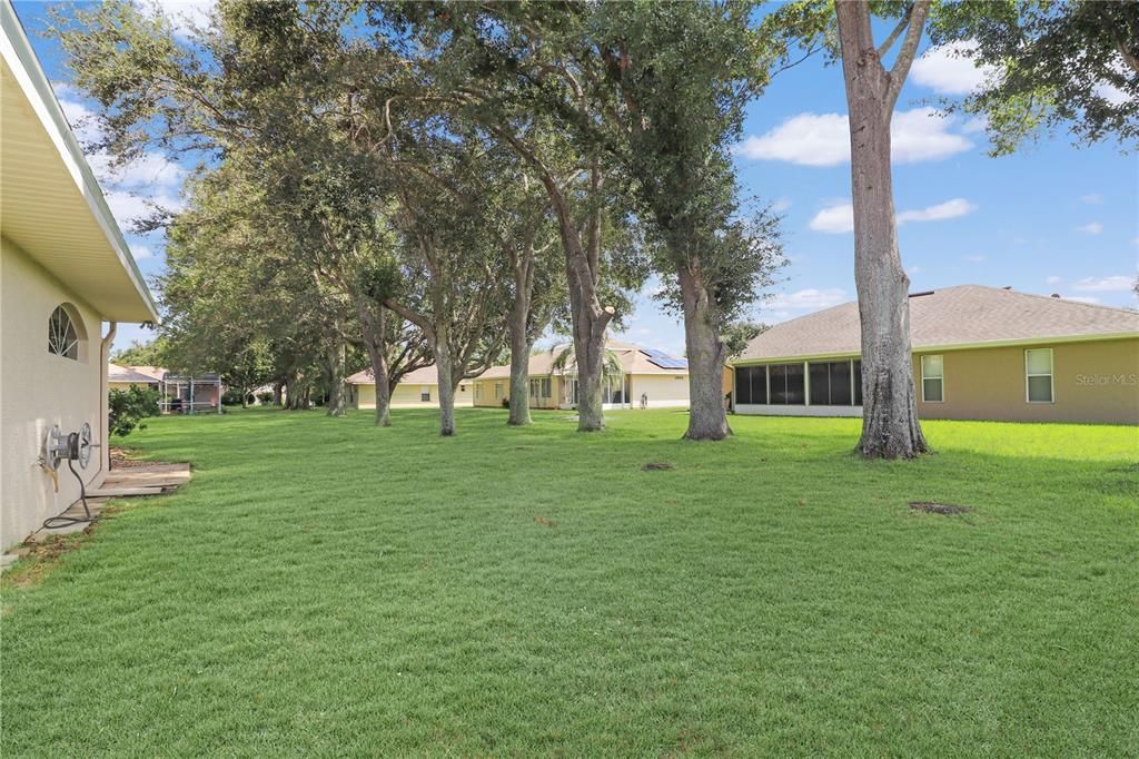 合同活跃: $299,000 (3 贝兹, 2 浴室, 2037 平方英尺)