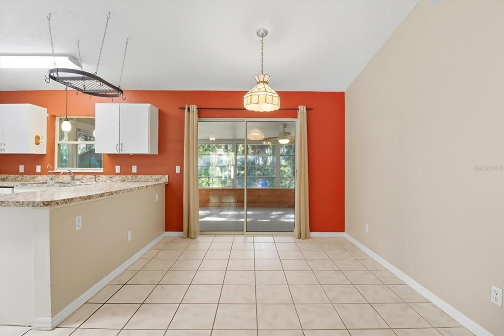 Active With Contract: $250,000 (2 beds, 2 baths, 1144 Square Feet)