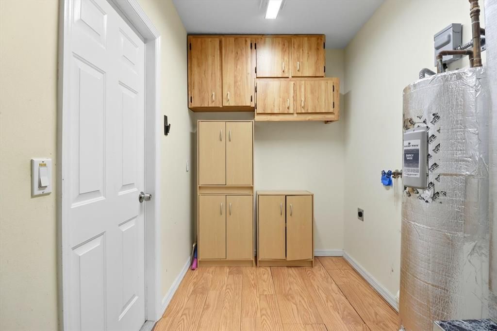 Active With Contract: $250,000 (2 beds, 2 baths, 1144 Square Feet)