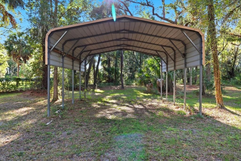 Active With Contract: $250,000 (2 beds, 2 baths, 1144 Square Feet)