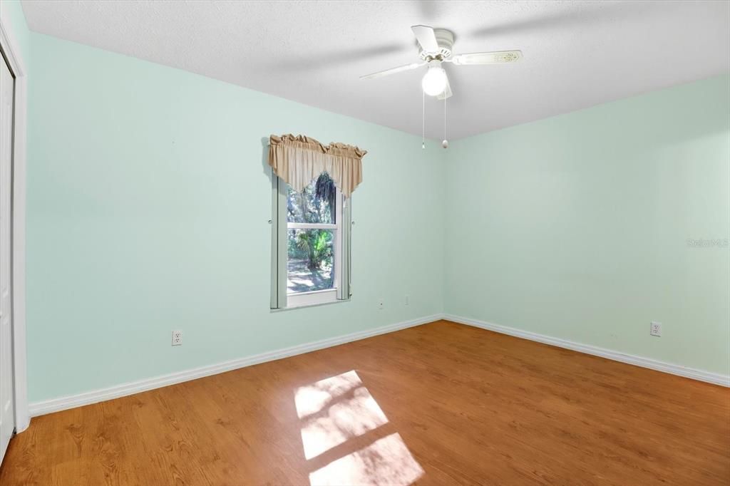 Active With Contract: $250,000 (2 beds, 2 baths, 1144 Square Feet)