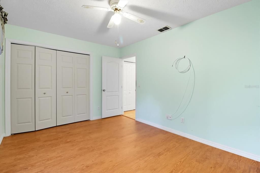 Active With Contract: $250,000 (2 beds, 2 baths, 1144 Square Feet)