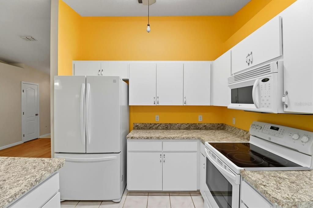 Active With Contract: $250,000 (2 beds, 2 baths, 1144 Square Feet)