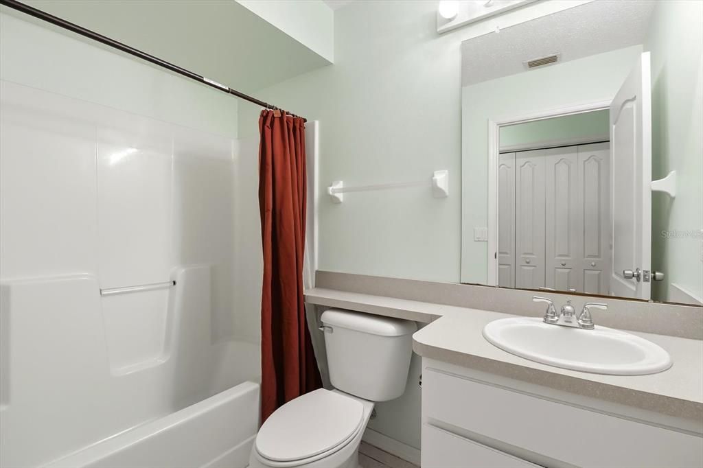 Active With Contract: $250,000 (2 beds, 2 baths, 1144 Square Feet)