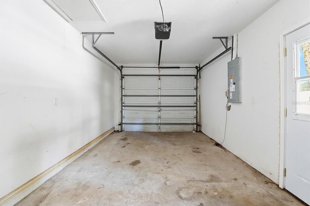 Active With Contract: $250,000 (2 beds, 2 baths, 1144 Square Feet)