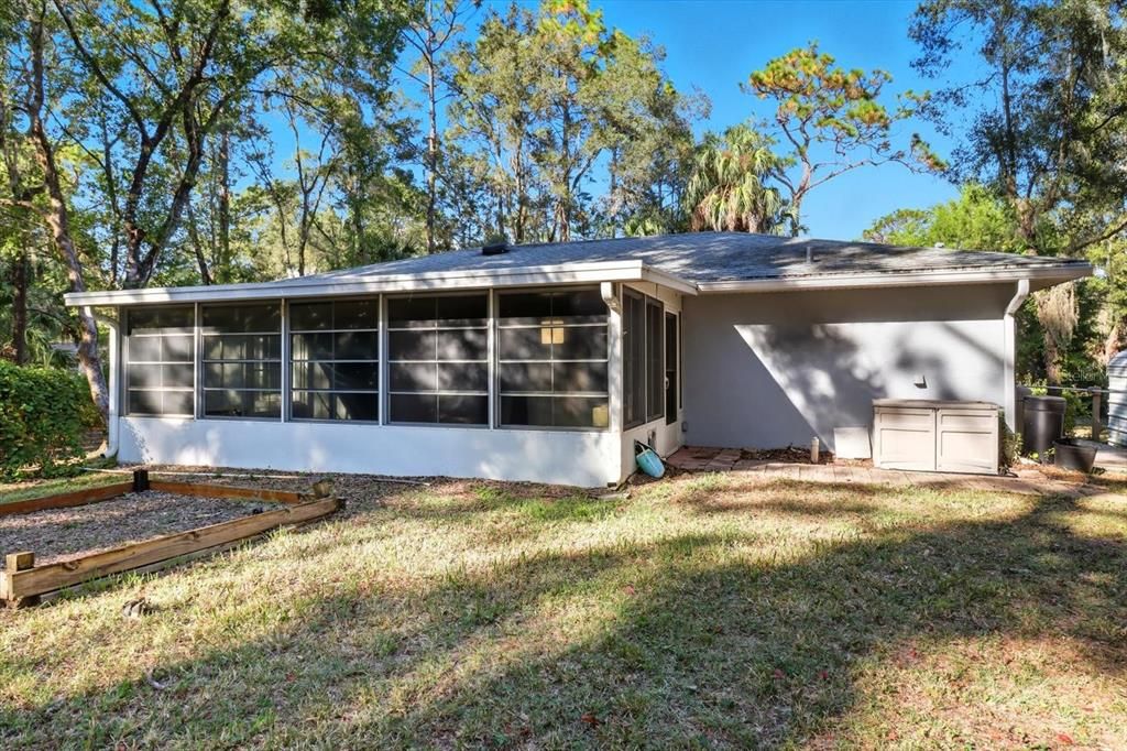 Active With Contract: $250,000 (2 beds, 2 baths, 1144 Square Feet)