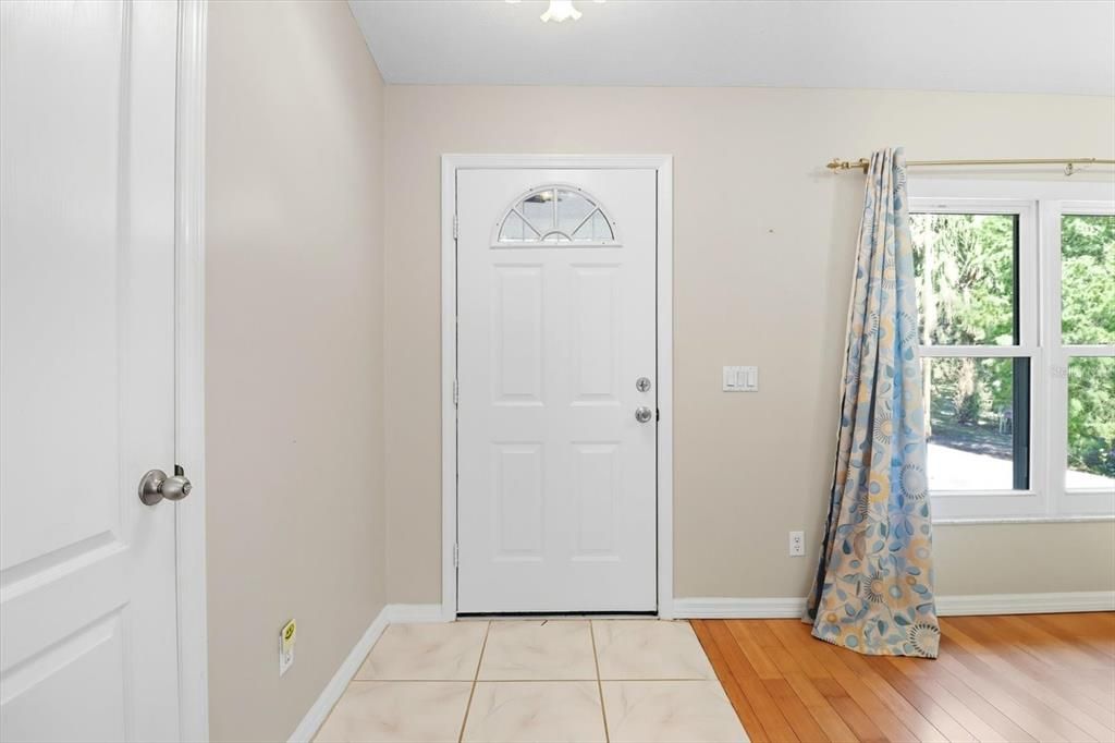 Active With Contract: $250,000 (2 beds, 2 baths, 1144 Square Feet)