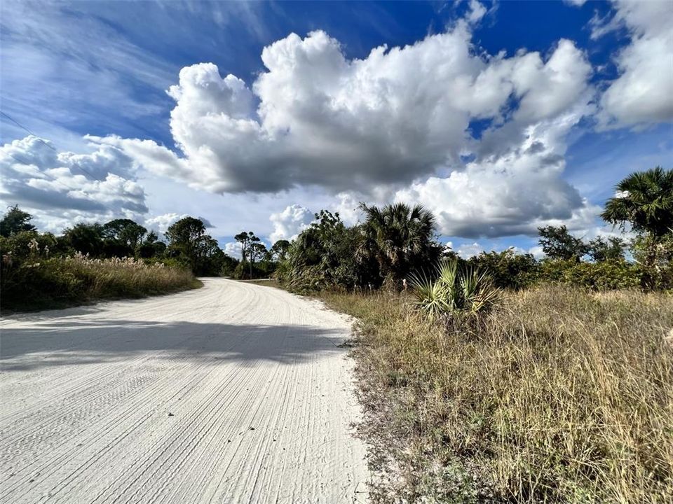 На продажу: $119,000 (0.28 acres)