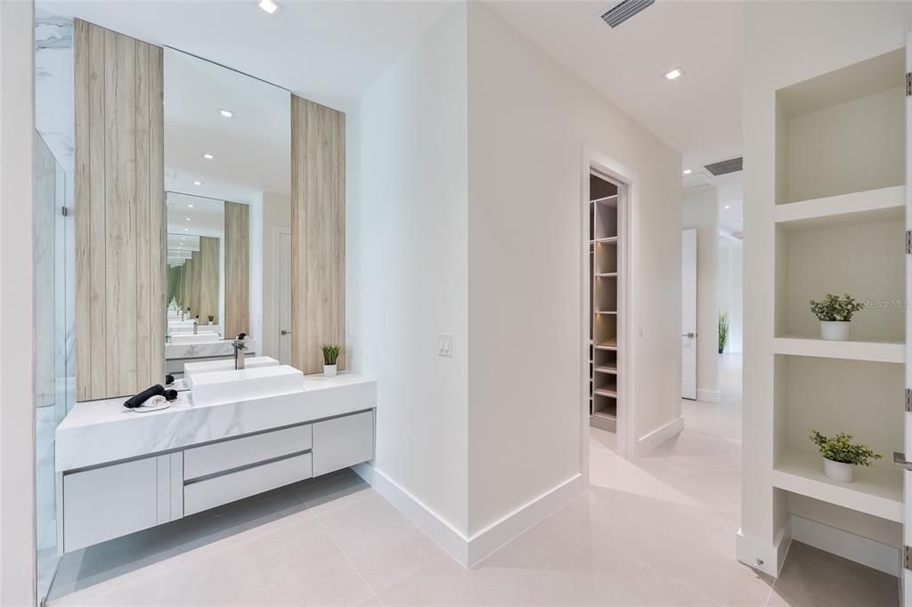 For Sale: $1,870,000 (4 beds, 4 baths, 2680 Square Feet)