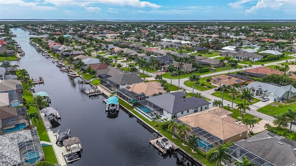 For Sale: $1,870,000 (4 beds, 4 baths, 2680 Square Feet)