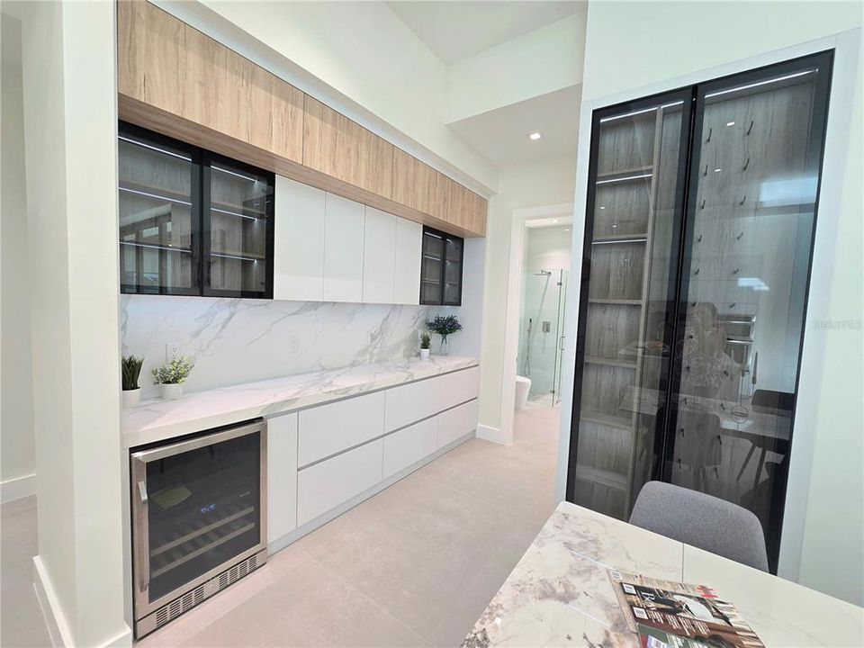 For Sale: $1,870,000 (4 beds, 4 baths, 2680 Square Feet)