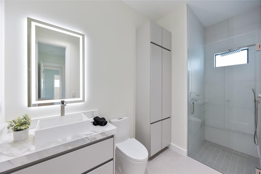 For Sale: $1,870,000 (4 beds, 4 baths, 2680 Square Feet)