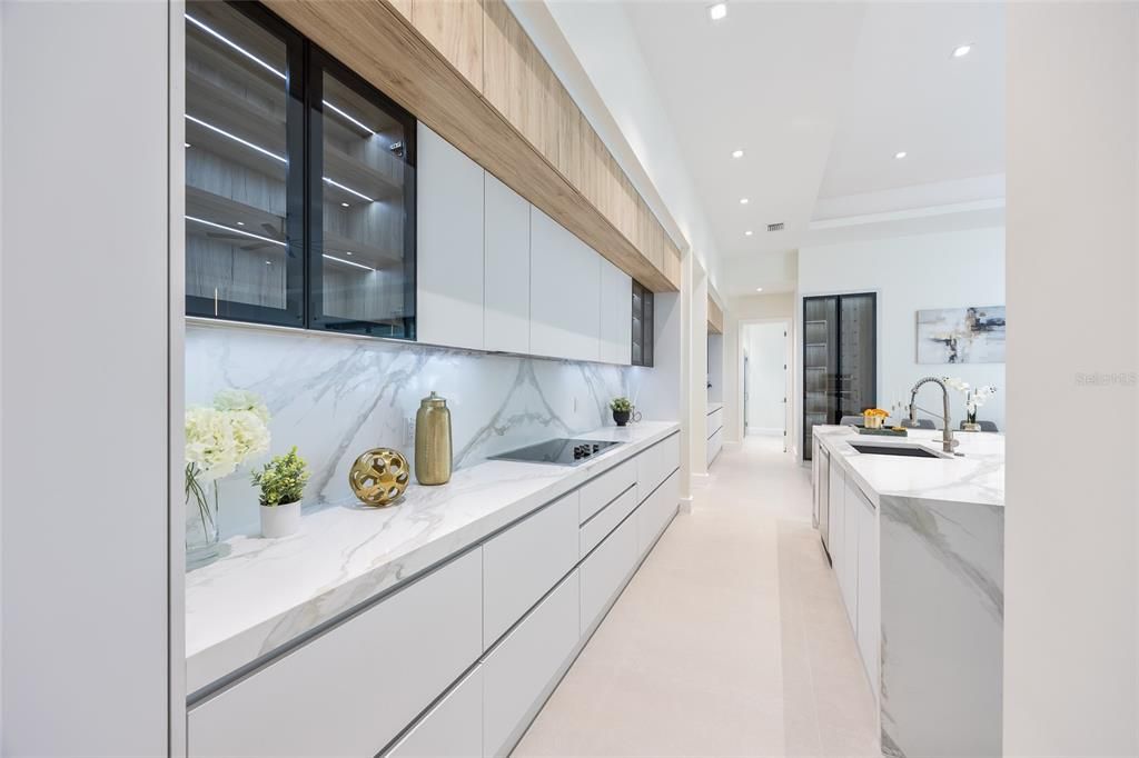 For Sale: $1,870,000 (4 beds, 4 baths, 2680 Square Feet)