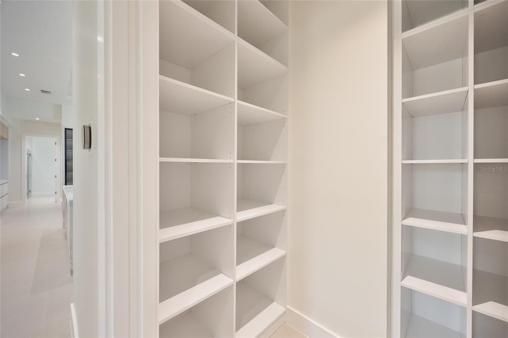 For Sale: $1,870,000 (4 beds, 4 baths, 2680 Square Feet)