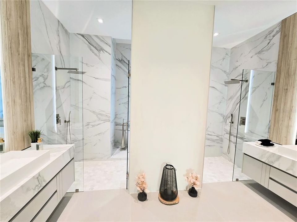 For Sale: $1,870,000 (4 beds, 4 baths, 2680 Square Feet)