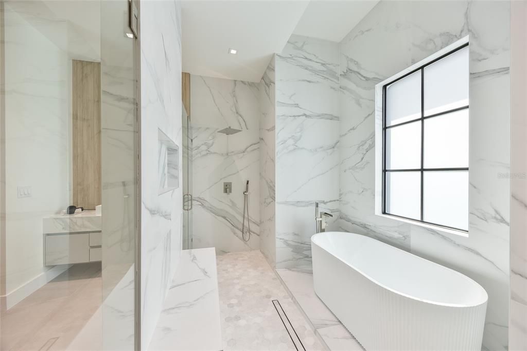 For Sale: $1,870,000 (4 beds, 4 baths, 2680 Square Feet)