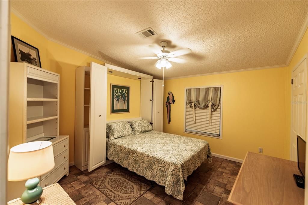 На продажу: $164,000 (2 спален, 2 ванн, 1188 Квадратных фут)