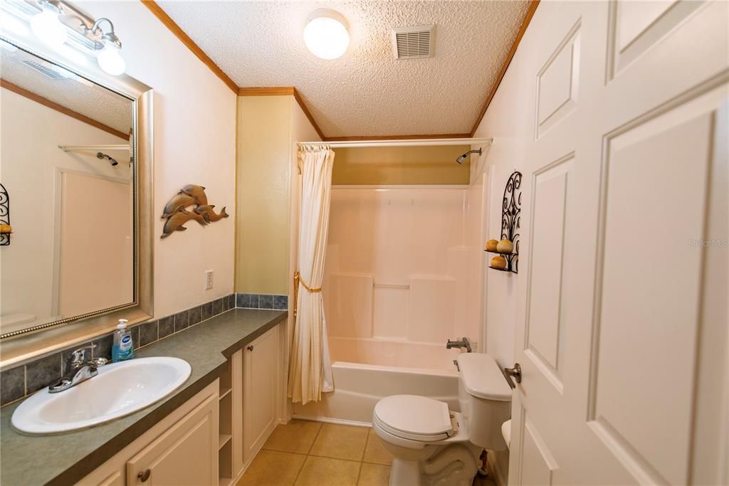 На продажу: $164,000 (2 спален, 2 ванн, 1188 Квадратных фут)