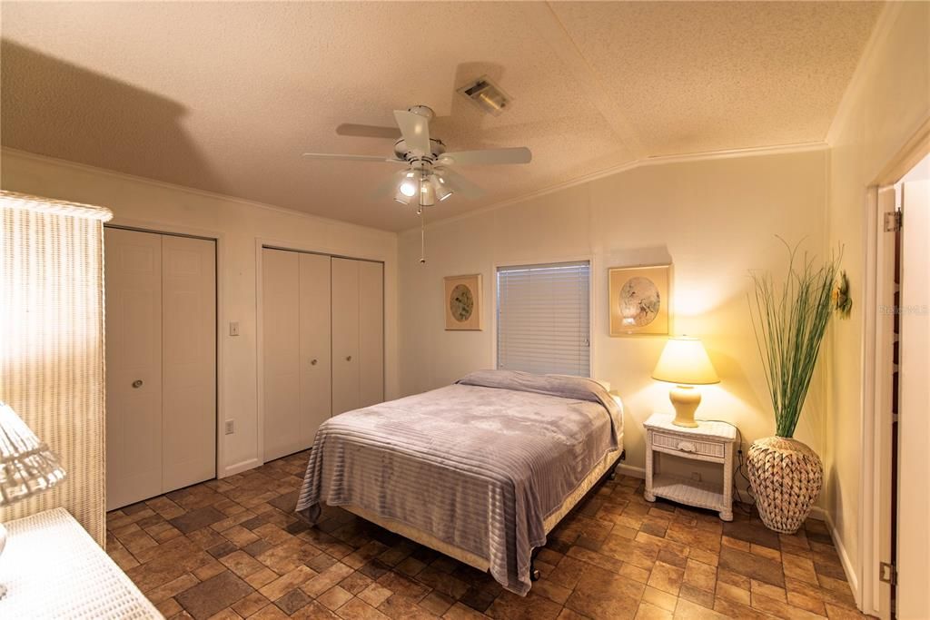 На продажу: $164,000 (2 спален, 2 ванн, 1188 Квадратных фут)