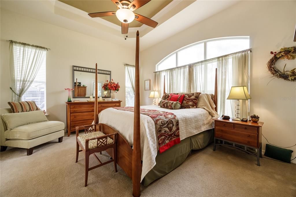 For Sale: $320,000 (3 beds, 2 baths, 1699 Square Feet)