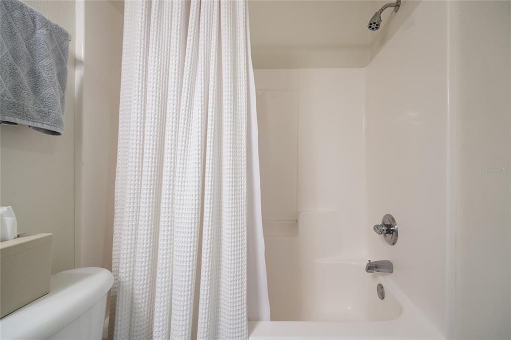 For Sale: $320,000 (3 beds, 2 baths, 1699 Square Feet)