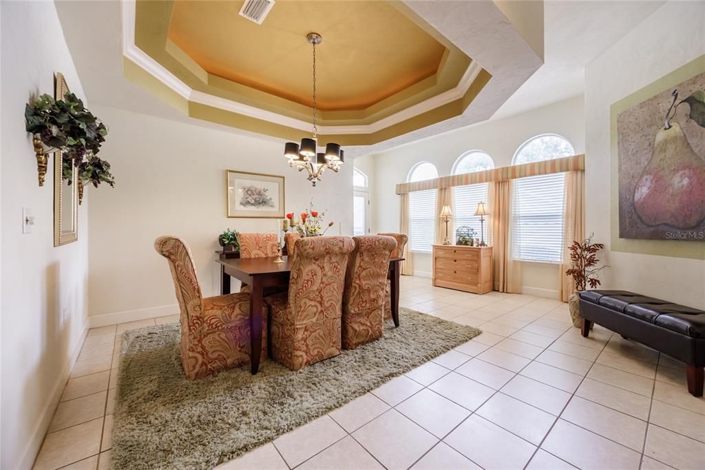 For Sale: $320,000 (3 beds, 2 baths, 1699 Square Feet)