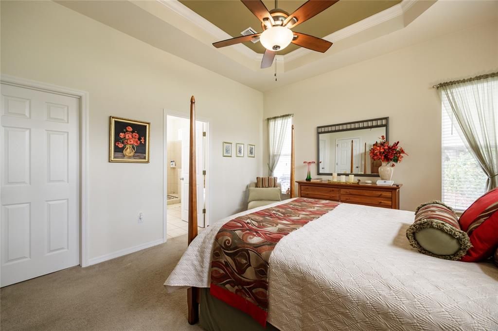 For Sale: $320,000 (3 beds, 2 baths, 1699 Square Feet)