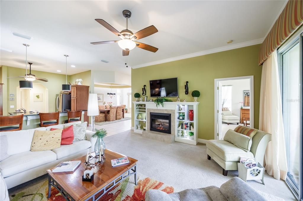 For Sale: $320,000 (3 beds, 2 baths, 1699 Square Feet)